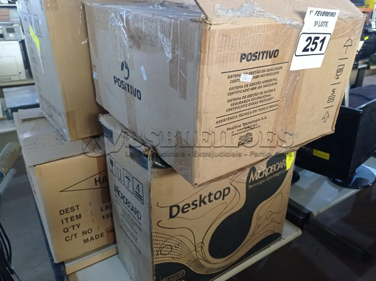 LOTE 251 - 01 LOTE COM GRANDE QUANTIDADE DE TECLADOS PARA PC MARCAS E MODELOS DIVERSOS. (NO ESTADO) ATENÇÃO! FAZER A VISITAÇÃO ANTES DE ARREMATAR, NÃO SABEMOS SE FUNCIONA. LEILÃO NÃO TEM GARANTIA E NEM DEVOLUÇÃO, SUJEITO A POSSÍVEIS AVARIAS VISÍVEIS/OCULTAS E/OU AUSÊNCIA DE COMPONENTES.