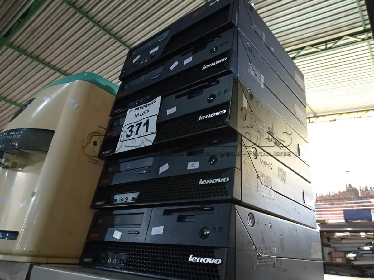 LOTE 371 - 05 CPU’S MARCAS LENOVO PARA RETIRADA DE PEÇAS. (NO ESTADO) ATENÇÃO! FAZER A VISITAÇÃO ANTES DE ARREMATAR, NÃO SABEMOS SE FUNCIONA. LEILÃO NÃO TEM GARANTIA E NEM DEVOLUÇÃO, SUJEITO A POSSÍVEIS AVARIAS VISÍVEIS/OCULTAS E/OU AUSÊNCIA DE COMPONENTES.