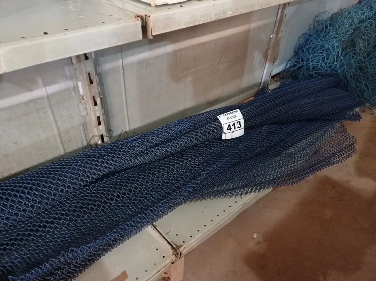 LOTE 413 - 01 LOTE COM VÁRIOS RECORTES DE TELA PARA ALAMBRADO. (NO ESTADO) ATENÇÃO! FAZER A VISITAÇÃO ANTES DE ARREMATAR, NÃO SABEMOS SE FUNCIONA. LEILÃO NÃO TEM GARANTIA E NEM DEVOLUÇÃO, SUJEITO A POSSÍVEIS AVARIAS VISÍVEIS/OCULTAS E/OU AUSÊNCIA DE COMPONENTES.