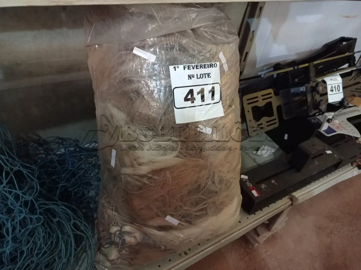 LOTE 411 - 01 LOTE COM VÁRIAS REDES DE PESCA MARCAS E MODELOS DIVERSOS. (NO ESTADO) ATENÇÃO! FAZER A VISITAÇÃO ANTES DE ARREMATAR, NÃO SABEMOS SE FUNCIONA. LEILÃO NÃO TEM GARANTIA E NEM DEVOLUÇÃO, SUJEITO A POSSÍVEIS AVARIAS VISÍVEIS/OCULTAS E/OU AUSÊNCIA DE COMPONENTES.