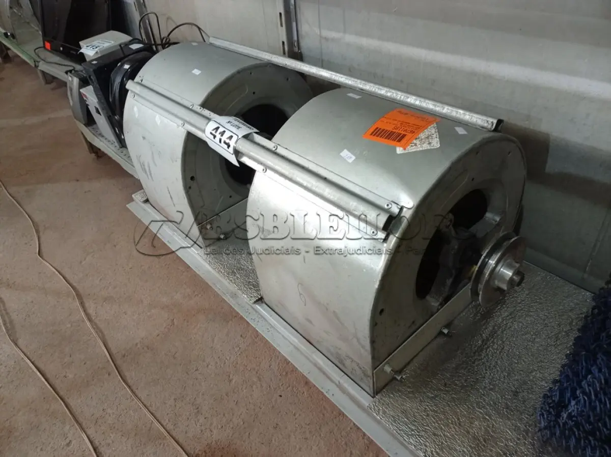 LOTE 414 - 01 EXAUSTOR PARA AR CONDICIONADO INDUSTRIAL. (NO ESTADO) ATENÇÃO! FAZER A VISITAÇÃO ANTES DE ARREMATAR, NÃO SABEMOS SE FUNCIONA. LEILÃO NÃO TEM GARANTIA E NEM DEVOLUÇÃO, SUJEITO A POSSÍVEIS AVARIAS VISÍVEIS/OCULTAS E/OU AUSÊNCIA DE COMPONENTES.