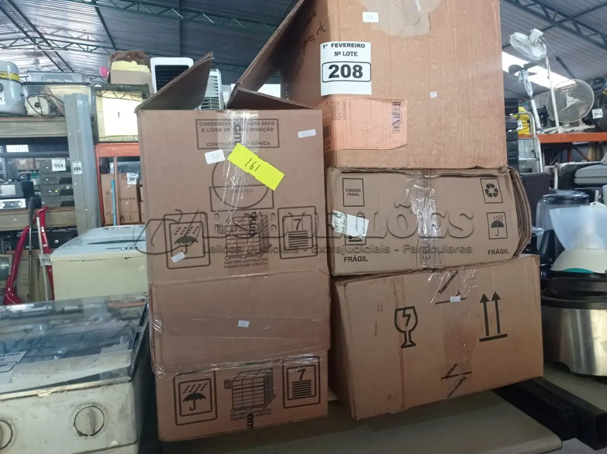 LOTE 208 - 01 LOTE COM GRANDE QUANTIDADE DE TECLADOS PARA PC MARCAS E MODELOS DIVERSOS. (NO ESTADO) ATENÇÃO! FAZER A VISITAÇÃO ANTES DE ARREMATAR, NÃO SABEMOS SE FUNCIONA. LEILÃO NÃO TEM GARANTIA E NEM DEVOLUÇÃO, SUJEITO A POSSÍVEIS AVARIAS VISÍVEIS/OCULTAS E/OU AUSÊNCIA DE COMPONENTES.