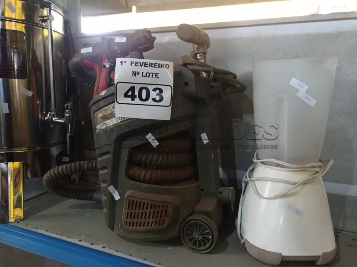 LOTE 403 - 01 PISTOLA DE PINTURA E 01 LIQUIDIFICADOR INCOMPLETO. (NO ESTADO) ATENÇÃO! FAZER A VISITAÇÃO ANTES DE ARREMATAR, NÃO SABEMOS SE FUNCIONA. LEILÃO NÃO TEM GARANTIA E NEM DEVOLUÇÃO, SUJEITO A POSSÍVEIS AVARIAS VISÍVEIS/OCULTAS E/OU AUSÊNCIA DE COMPONENTES.