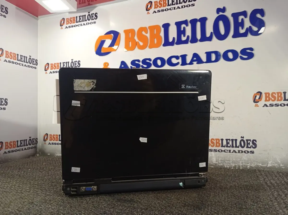 LOTE 428 - 01 NOTEBOOK MARCA ITAUTEC. (NO ESTADO) ATENÇÃO! FAZER A VISITAÇÃO ANTES DE ARREMATAR, NÃO SABEMOS SE FUNCIONA. LEILÃO NÃO TEM GARANTIA E NEM DEVOLUÇÃO, SUJEITO A POSSÍVEIS AVARIAS VISÍVEIS/OCULTAS E/OU AUSÊNCIA DE COMPONENTES.