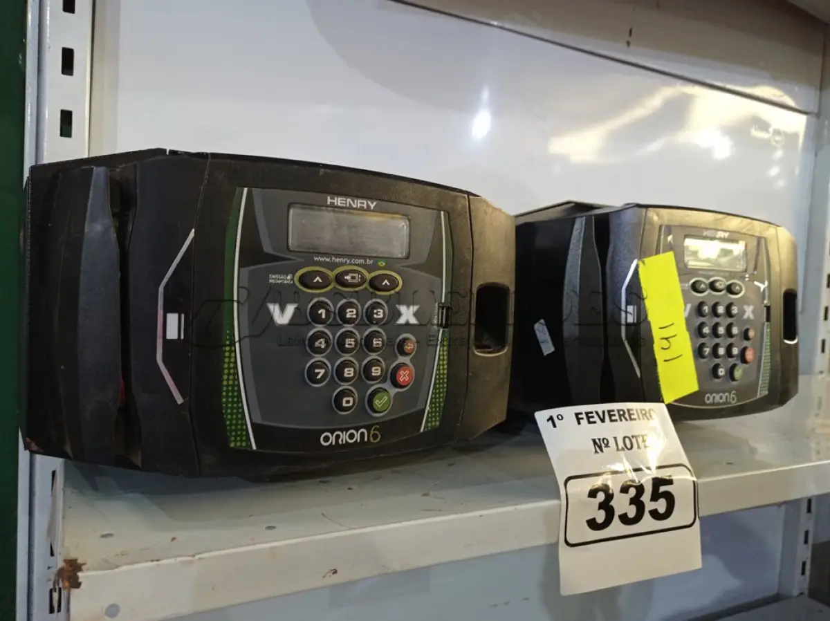LOTE 335 - 02 RELÓGIOS DE PONTO MARCAS ORION. (NO ESTADO) ATENÇÃO! FAZER A VISITAÇÃO ANTES DE ARREMATAR, NÃO SABEMOS SE FUNCIONA. LEILÃO NÃO TEM GARANTIA E NEM DEVOLUÇÃO, SUJEITO A POSSÍVEIS AVARIAS VISÍVEIS/OCULTAS E/OU AUSÊNCIA DE COMPONENTES.