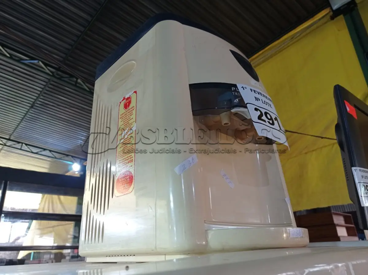LOTE 291 - 01 PURIFICADOR DE ÁGUA MACA LATINA. (NO ESTADO) ATENÇÃO! FAZER A VISITAÇÃO ANTES DE ARREMATAR, NÃO SABEMOS SE FUNCIONA. LEILÃO NÃO TEM GARANTIA E NEM DEVOLUÇÃO, SUJEITO A POSSÍVEIS AVARIAS VISÍVEIS/OCULTAS E/OU AUSÊNCIA DE COMPONENTES.