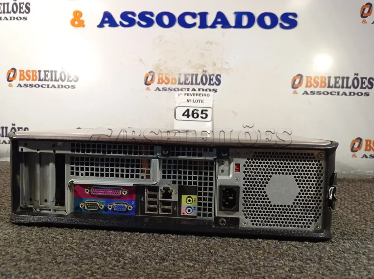 LOTE 465 - 01 CPU DELL COM PLACA MÃE, PROCESSADOR E MEMÓRIA “SEM O HD”. (NO ESTADO) ATENÇÃO! FAZER A VISITAÇÃO ANTES DE ARREMATAR, NÃO SABEMOS SE FUNCIONA. LEILÃO NÃO TEM GARANTIA E NEM DEVOLUÇÃO, SUJEITO A POSSÍVEIS AVARIAS VISÍVEIS/OCULTAS E/OU AUSÊNCIA DE COMPONENTES.