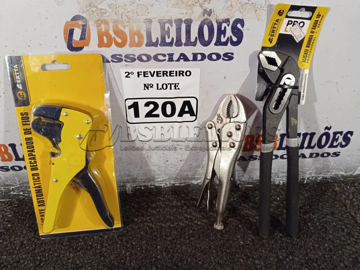LOTE 120 - 01 ALICATE DE PRESSÃO, 01 ALICATE BOMBA D’AGUA 10” E 01 ALICATE DESCASCADOR DE FIOS. (NO ESTADO) ATENÇÃO! FAZER A VISITAÇÃO ANTES DE ARREMATAR, NÃO SABEMOS SE FUNCIONA. LEILÃO NÃO TEM GARANTIA E NEM DEVOLUÇÃO, SUJEITO A POSSÍVEIS AVARIAS VISÍVEIS/OCULTAS E/OU AUSÊNCIA DE COMPONENTES.
