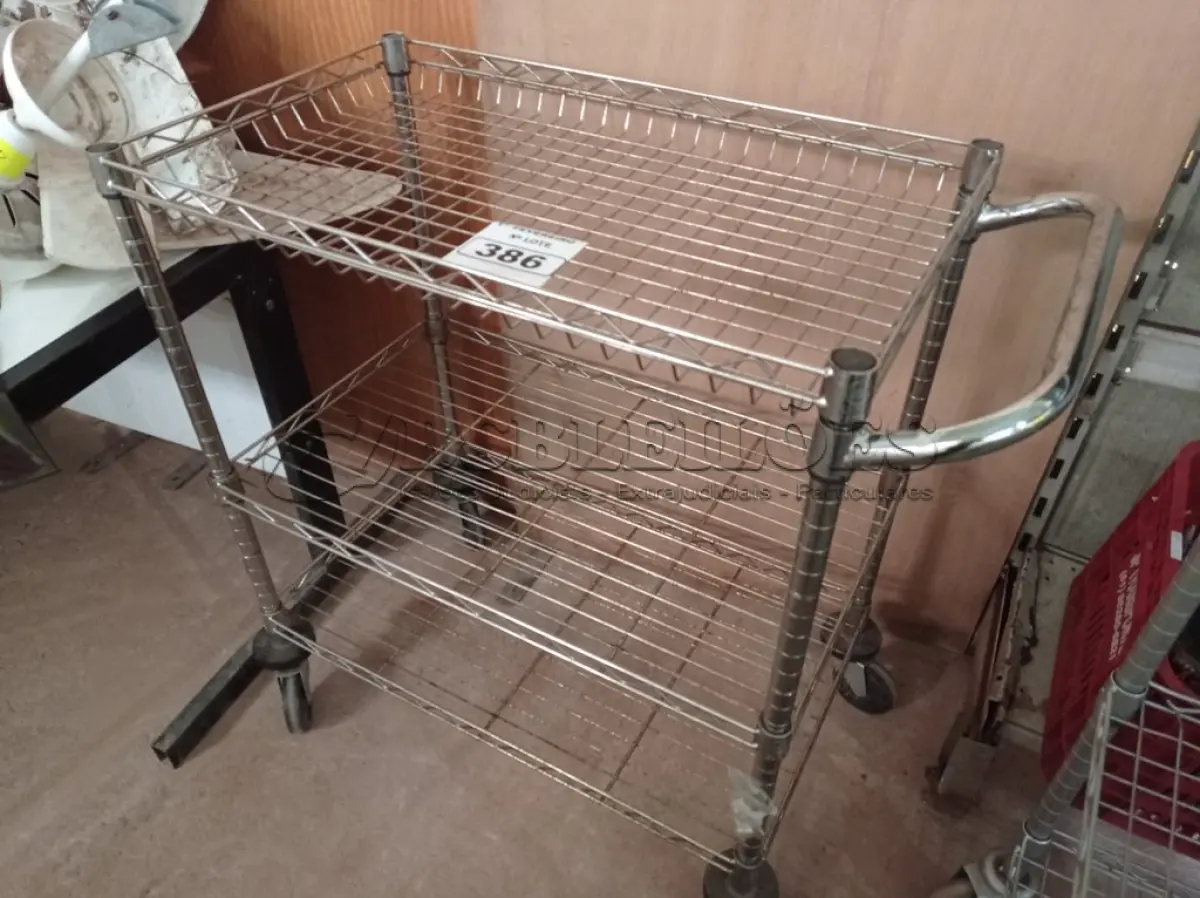 LOTE 386 - 01 CARRINHO PARA TRANSPORTE DE ALIMENTOS.  (NO ESTADO) ATENÇÃO! FAZER A VISITAÇÃO ANTES DE ARREMATAR, NÃO SABEMOS SE FUNCIONA. LEILÃO NÃO TEM GARANTIA E NEM DEVOLUÇÃO, SUJEITO A POSSÍVEIS AVARIAS VISÍVEIS/OCULTAS E/OU AUSÊNCIA DE COMPONENTES.