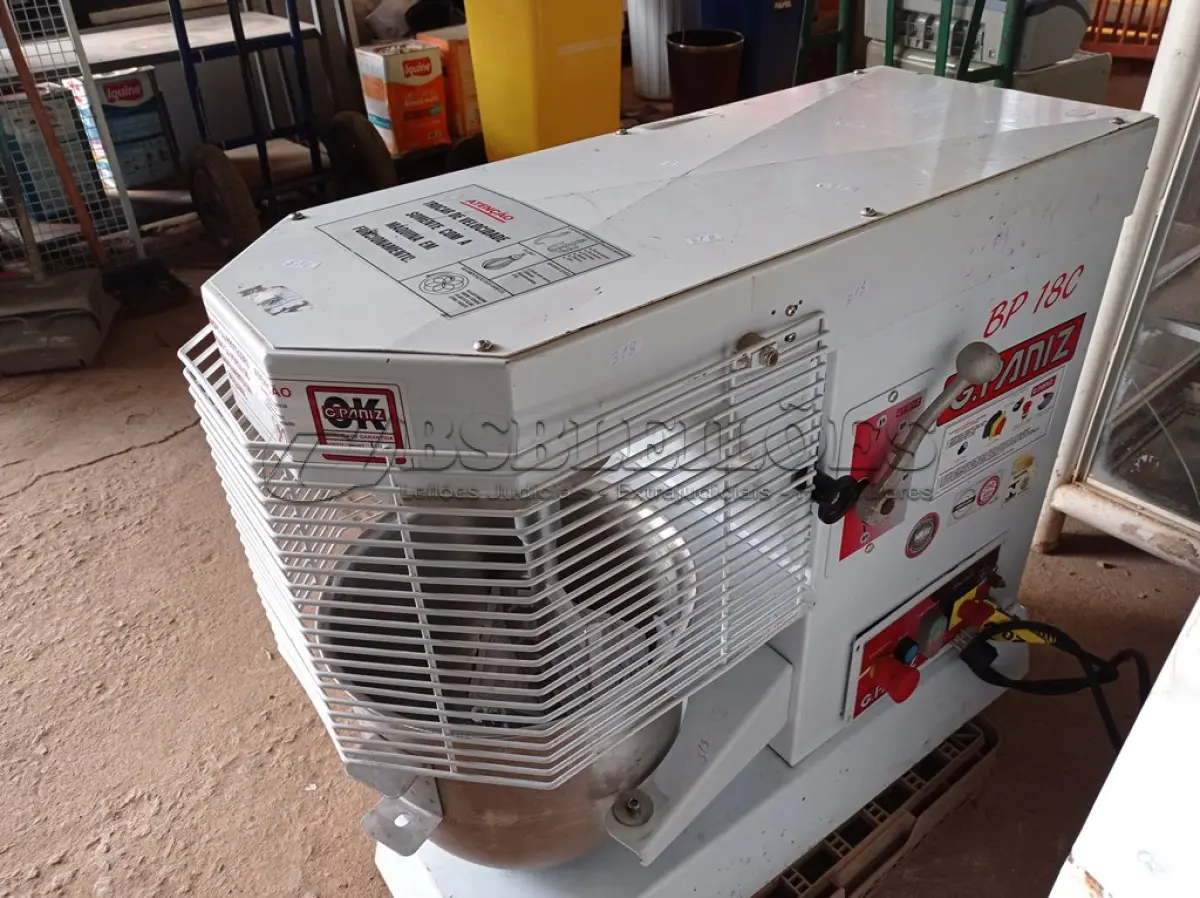 LOTE 471 - 01 MASSEIRA G-PANIZ BP18C.  (NO ESTADO) ATENÇÃO! FAZER A VISITAÇÃO ANTES DE ARREMATAR, NÃO SABEMOS SE FUNCIONA. LEILÃO NÃO TEM GARANTIA E NEM DEVOLUÇÃO, SUJEITO A POSSÍVEIS AVARIAS VISÍVEIS/OCULTAS E/OU AUSÊNCIA DE COMPONENTES.