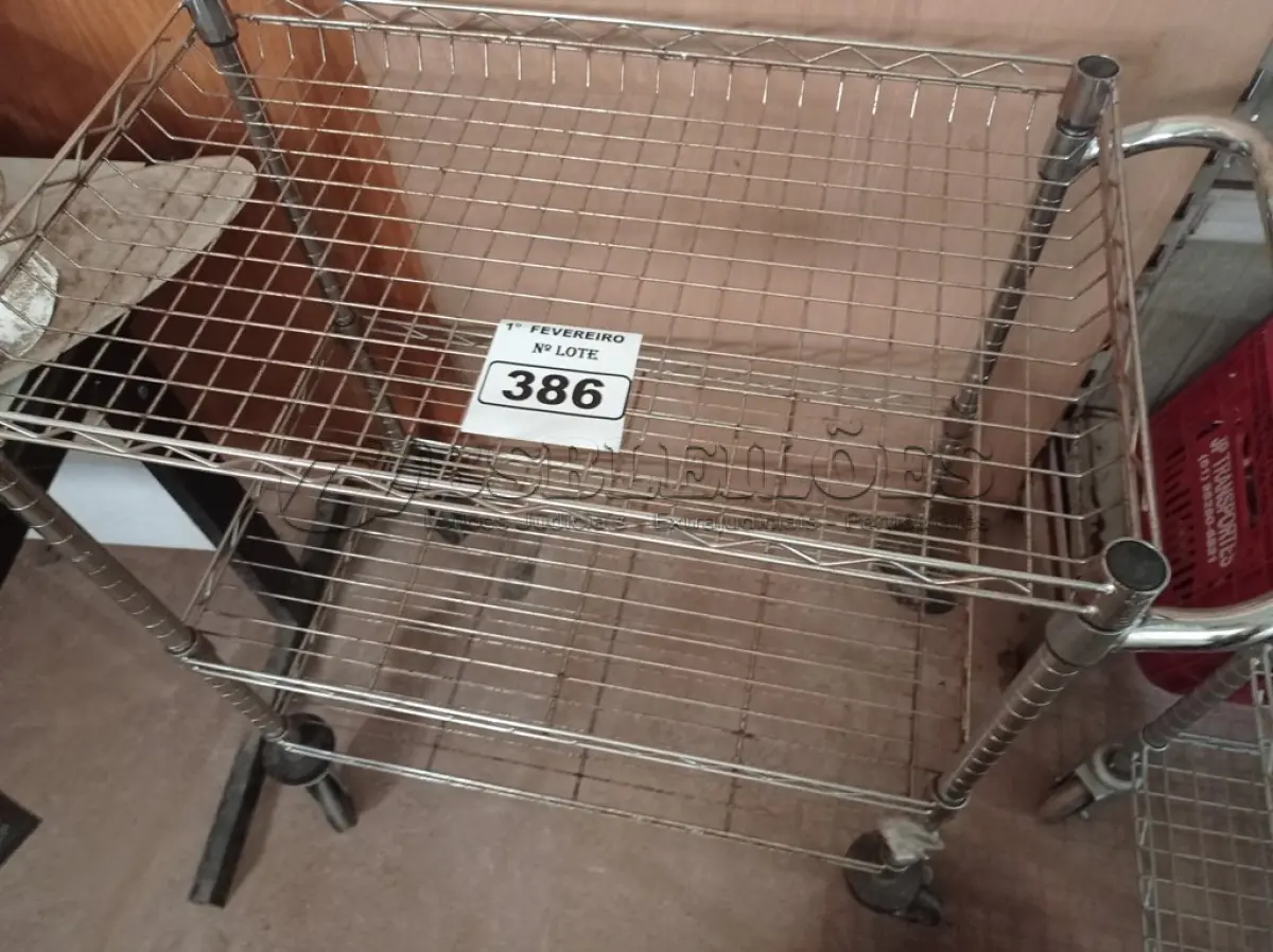 LOTE 386 - 01 CARRINHO PARA TRANSPORTE DE ALIMENTOS.  (NO ESTADO) ATENÇÃO! FAZER A VISITAÇÃO ANTES DE ARREMATAR, NÃO SABEMOS SE FUNCIONA. LEILÃO NÃO TEM GARANTIA E NEM DEVOLUÇÃO, SUJEITO A POSSÍVEIS AVARIAS VISÍVEIS/OCULTAS E/OU AUSÊNCIA DE COMPONENTES.