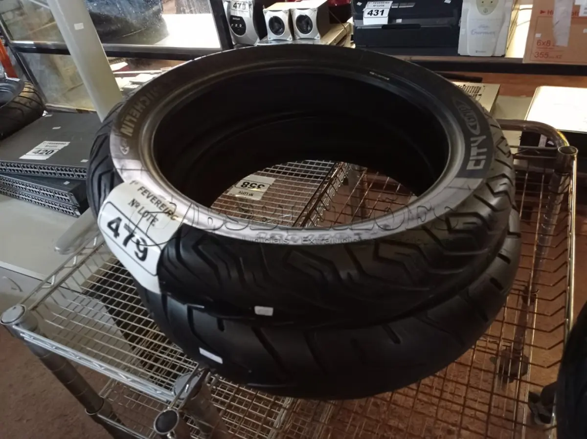 LOTE 479 - 02 PNEUS DE MOTO 130/70/16 E 150/70/17. (NO ESTADO) ATENÇÃO! FAZER A VISITAÇÃO ANTES DE ARREMATAR, NÃO SABEMOS SE FUNCIONA. LEILÃO NÃO TEM GARANTIA E NEM DEVOLUÇÃO, SUJEITO A POSSÍVEIS AVARIAS VISÍVEIS/OCULTAS E/OU AUSÊNCIA DE COMPONENTES.