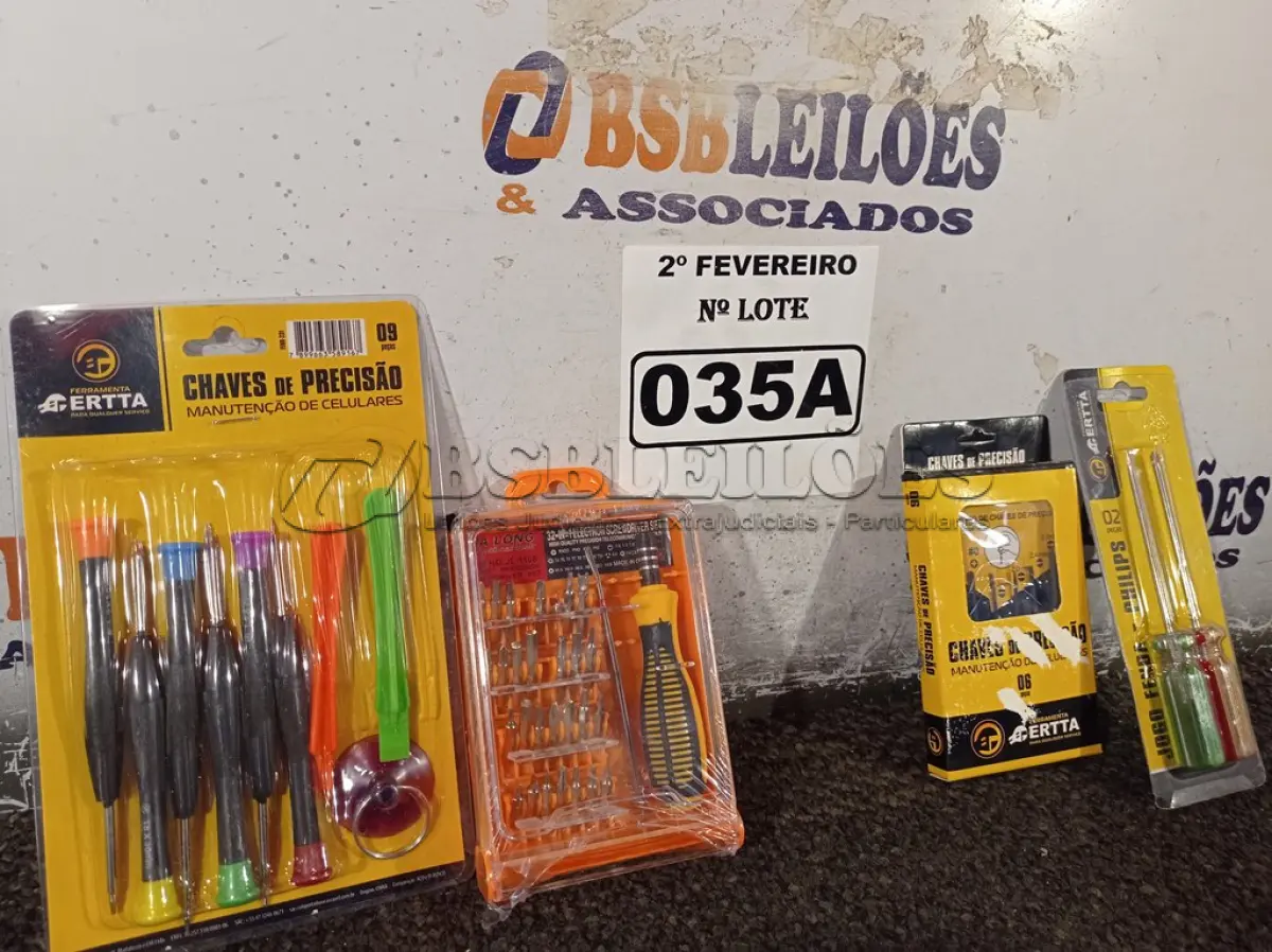 LOTE 035 - 03 KIT’S DE CHAVES DE PRECISÃO E 01 JOGO DE CHAVES FENDA/PHILIPS 02 PEÇAS. (NO ESTADO) ATENÇÃO! FAZER A VISITAÇÃO ANTES DE ARREMATAR, NÃO SABEMOS SE FUNCIONA. LEILÃO NÃO TEM GARANTIA E NEM DEVOLUÇÃO, SUJEITO A POSSÍVEIS AVARIAS VISÍVEIS/OCULTAS E/OU AUSÊNCIA DE COMPONENTES.