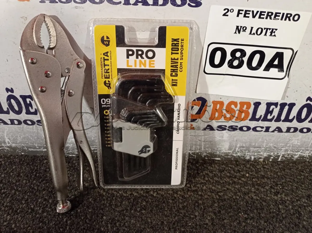 LOTE 080 - 01 KIT DE CHAVE TORX E 01 ALICATE DE PRESSÃO. (NO ESTADO) ATENÇÃO! FAZER A VISITAÇÃO ANTES DE ARREMATAR, NÃO SABEMOS SE FUNCIONA. LEILÃO NÃO TEM GARANTIA E NEM DEVOLUÇÃO, SUJEITO A POSSÍVEIS AVARIAS VISÍVEIS/OCULTAS E/OU AUSÊNCIA DE COMPONENTES.