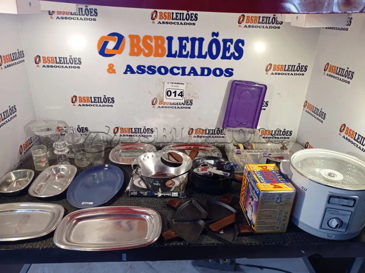 LOTE 014 - 01 LOTE COM UTENSÍLIOS PARA COZINHA (NO ESTADO, NÃO SABEMOS SE FUNCIONA. LEILÃO NÃO TEM GARANTIA E NEM DEVOLUÇÃO).