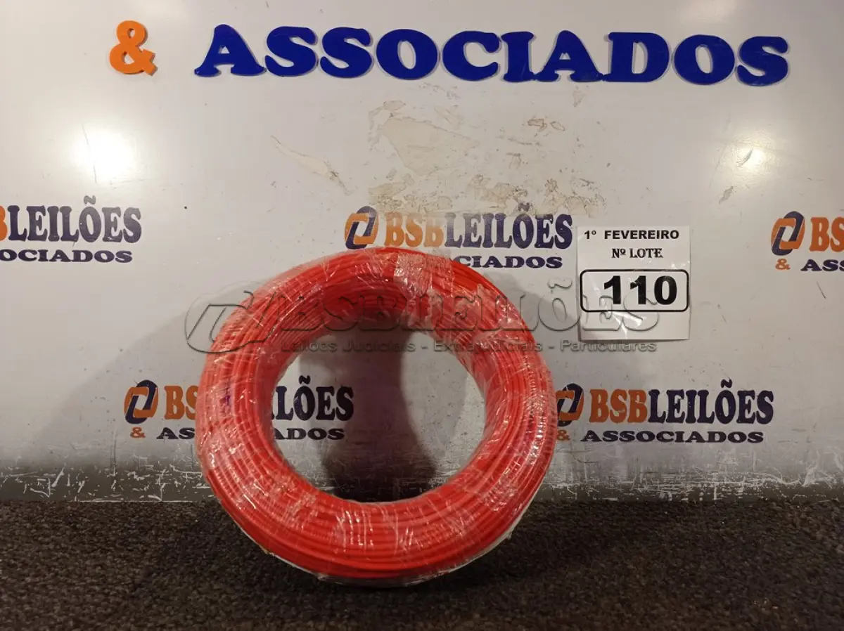 LOTE 110 - 01 ROLO DE CABO FLEXÍVEL 100M 1X4MM NA COR VERMELHA(NOVO). (NO ESTADO) ATENÇÃO! FAZER A VISITAÇÃO ANTES DE ARREMATAR, NÃO SABEMOS SE FUNCIONA. LEILÃO NÃO TEM GARANTIA E NEM DEVOLUÇÃO, SUJEITO A POSSÍVEIS AVARIAS VISÍVEIS/OCULTAS E/OU AUSÊNCIA DE COMPONENTES.