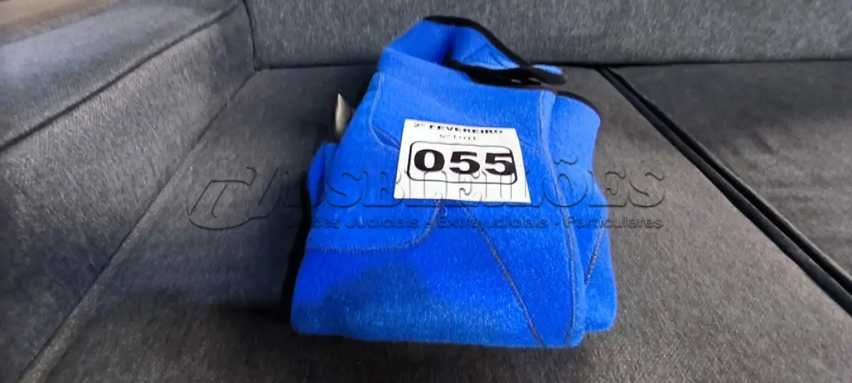 LOTE 055 - 01 ROUPA DE MERGULHO Nº5 MARCA MARES (NO ESTADO, NÃO SABEMOS SE FUNCIONA. LEILÃO NÃO TEM GARANTIA E NEM DEVOLUÇÃO).