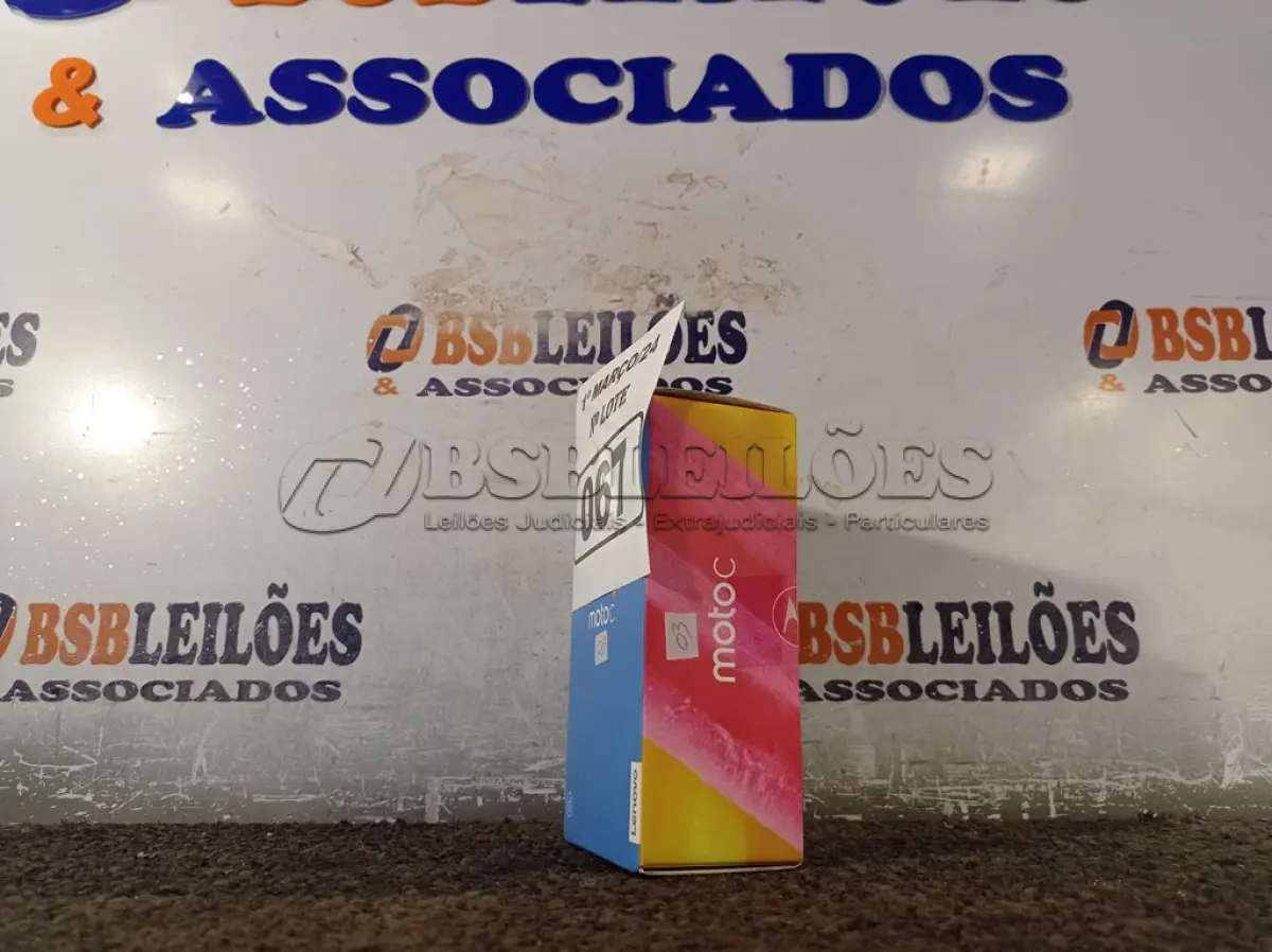 LOTE 067 - 01 CELULAR MOTO “C” 8BG. (NO ESTADO) ATENÇÃO! FAZER A VISITAÇÃO ANTES DE ARREMATAR, NÃO SABEMOS SE FUNCIONA. LEILÃO NÃO TEM GARANTIA E NEM DEVOLUÇÃO, SUJEITO A POSSÍVEIS AVARIAS VISÍVEIS/OCULTAS E/OU AUSÊNCIA DE COMPONENTES.