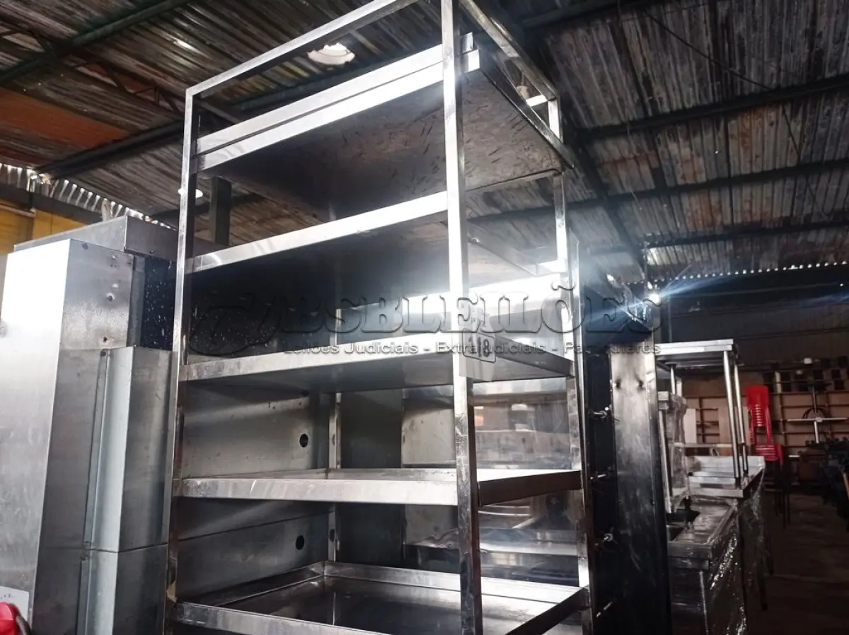 LOTE 118 - 01 ESTANTE EM AÇO INOX COM 10 BANDEJAS MEDINDO 64CMX45CMX190CM (CXLXA).  (NO ESTADO, NÃO SABEMOS SE FUNCIONA. LEILÃO NÃO TEM GARANTIA E NEM DEVOLUÇÃO).