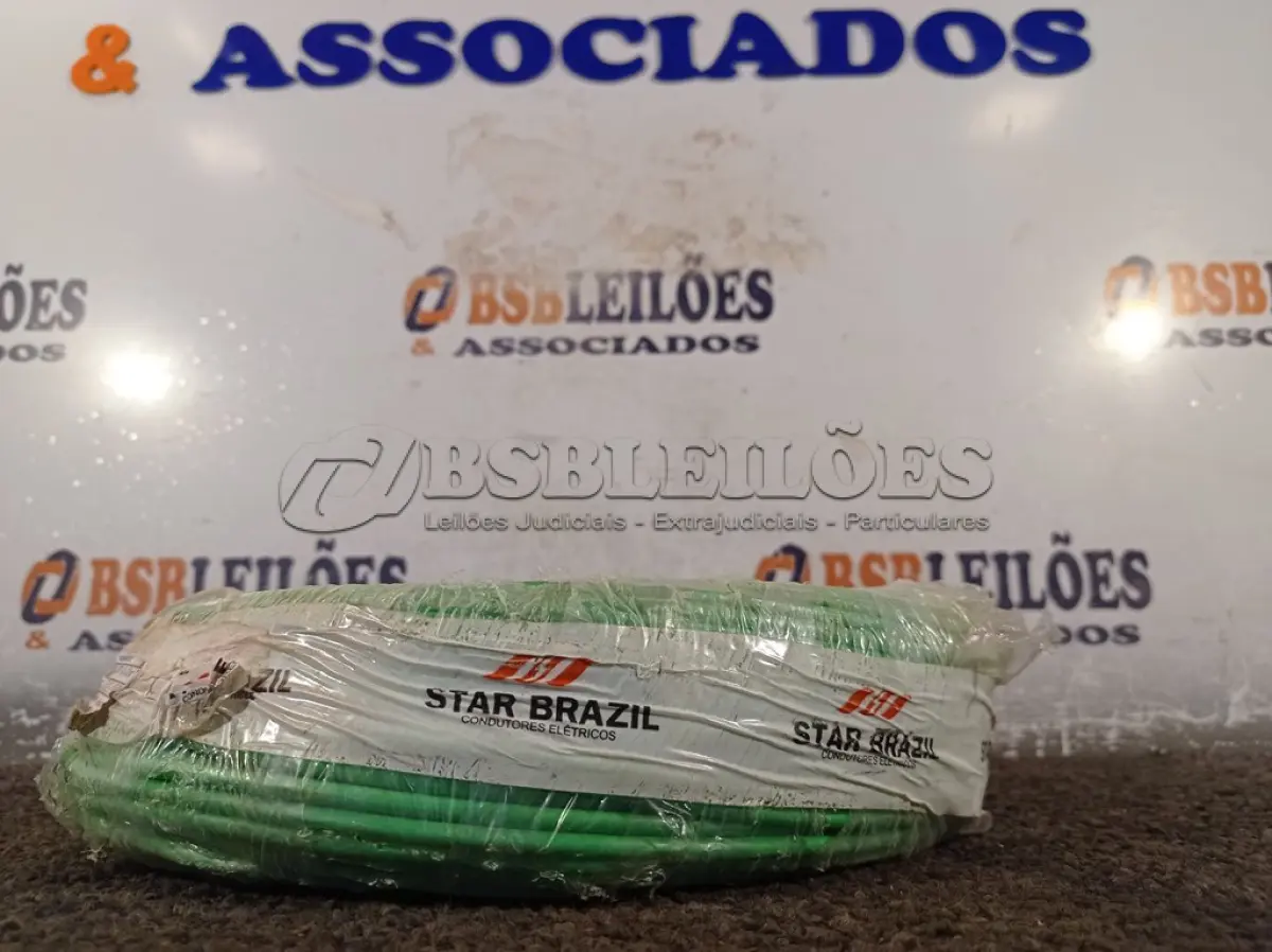 LOTE 180 - 01 ROLO DE CABO FLEXÍVEL 100M 1X4MM NA COR VERDE (NOVO). (NO ESTADO) ATENÇÃO! FAZER A VISITAÇÃO ANTES DE ARREMATAR, NÃO SABEMOS SE FUNCIONA. LEILÃO NÃO TEM GARANTIA E NEM DEVOLUÇÃO, SUJEITO A POSSÍVEIS AVARIAS VISÍVEIS/OCULTAS E/OU AUSÊNCIA DE COMPONENTES.
