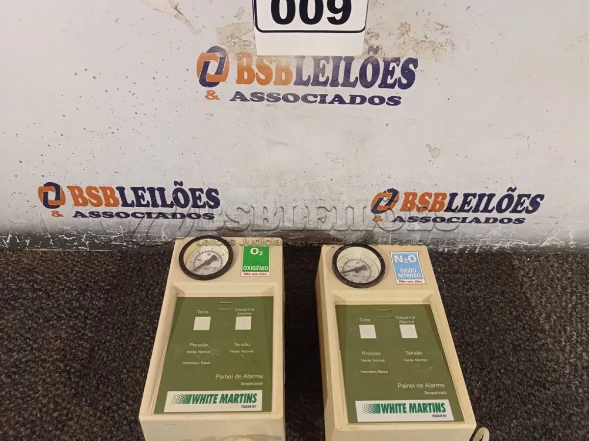 LOTE 009 - 02 PAINÉIS DE ALARME SENDO 01 DE OXIGÊNIO E OUTRO DE OXIDO NITROSO. (NO ESTADO) ATENÇÃO! FAZER A VISITAÇÃO ANTES DE ARREMATAR, NÃO SABEMOS SE FUNCIONA. LEILÃO NÃO TEM GARANTIA E NEM DEVOLUÇÃO, SUJEITO A POSSÍVEIS AVARIAS VISÍVEIS/OCULTAS E/OU AUSÊNCIA DE COMPONENTES.