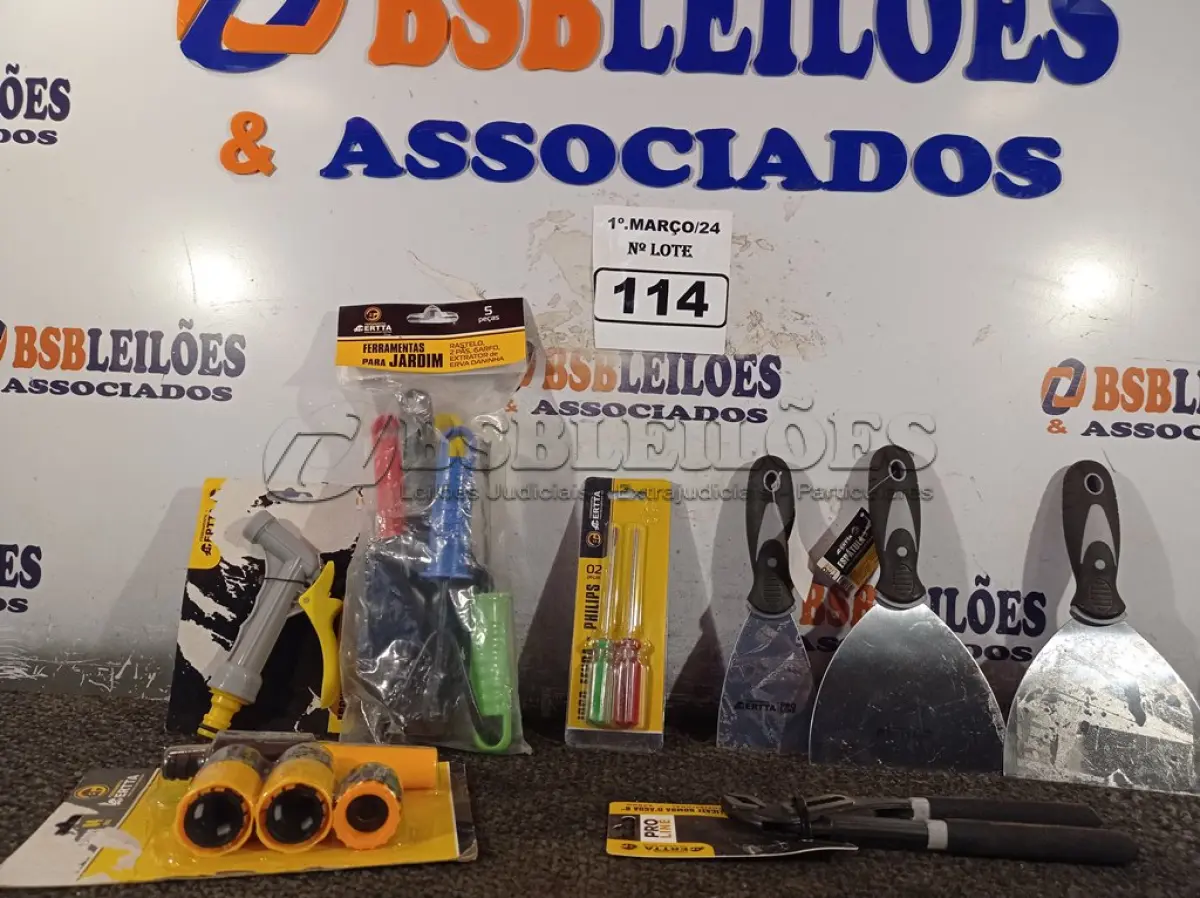LOTE 114 - 01 KIT PARA JARDINAGEM, 03 ESPÁTULAS, 01 ALICATE BOMBA D’AGUA 8” E 01 JOGO DE CHAVE FENDA/PHILIPS 02 PEÇAS. (NO ESTADO) ATENÇÃO! FAZER A VISITAÇÃO ANTES DE ARREMATAR, NÃO SABEMOS SE FUNCIONA. LEILÃO NÃO TEM GARANTIA E NEM DEVOLUÇÃO, SUJEITO A POSSÍVEIS AVARIAS VISÍVEIS/OCULTAS E/OU AUSÊNCIA DE COMPONENTES.