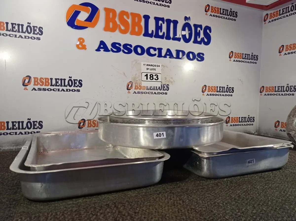 LOTE 183 - 06 ASSADEIRAS EM ALUMÍNIO SENDO 02 REDONDAS. (NO ESTADO) ATENÇÃO! FAZER A VISITAÇÃO ANTES DE ARREMATAR, NÃO SABEMOS SE FUNCIONA. LEILÃO NÃO TEM GARANTIA E NEM DEVOLUÇÃO, SUJEITO A POSSÍVEIS AVARIAS VISÍVEIS/OCULTAS E/OU AUSÊNCIA DE COMPONENTES.