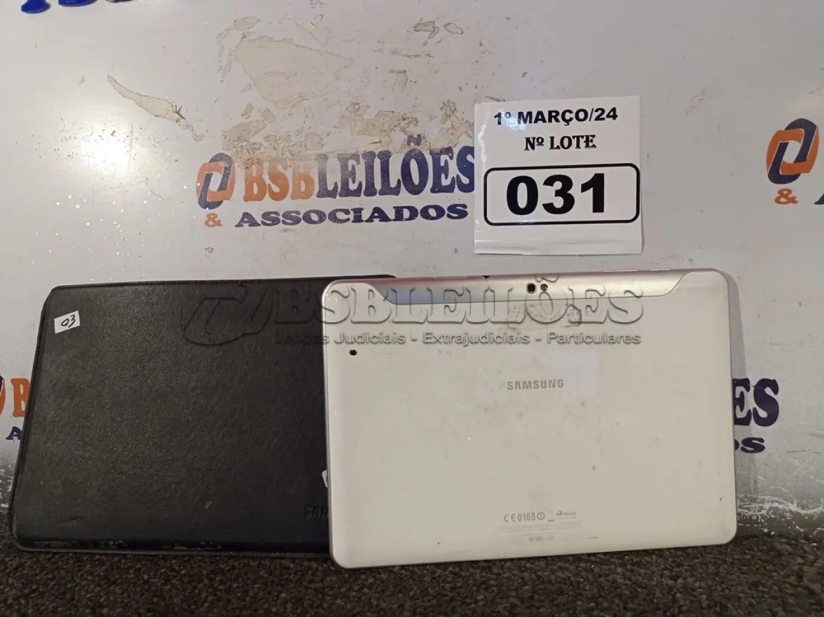 LOTE 031 - 01 TABLET MARCA SAMSUNG. (NO ESTADO) ATENÇÃO! FAZER A VISITAÇÃO ANTES DE ARREMATAR, NÃO SABEMOS SE FUNCIONA. LEILÃO NÃO TEM GARANTIA E NEM DEVOLUÇÃO, SUJEITO A POSSÍVEIS AVARIAS VISÍVEIS/OCULTAS E/OU AUSÊNCIA DE COMPONENTES.