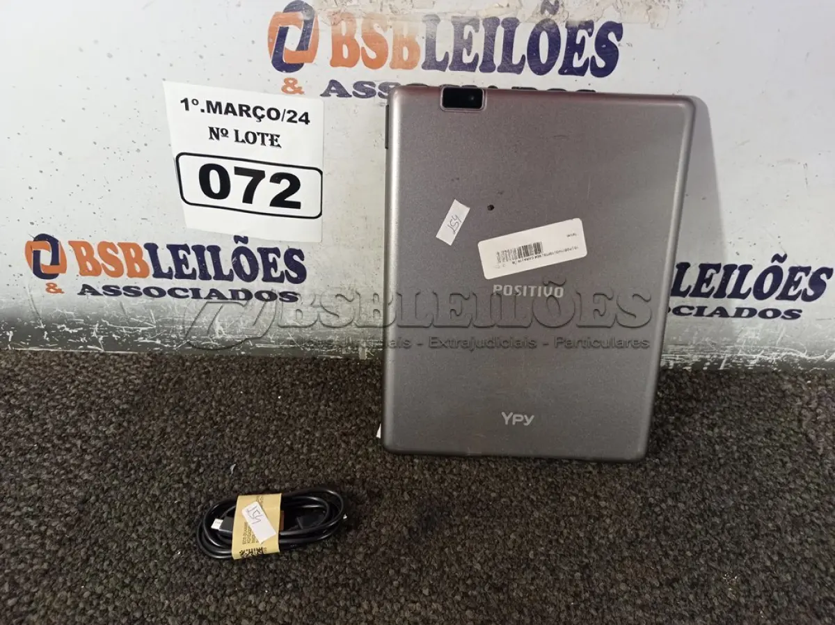 LOTE 072 - 01 TABLET MARCA POSITIVO COM CABO. (NO ESTADO) ATENÇÃO! FAZER A VISITAÇÃO ANTES DE ARREMATAR, NÃO SABEMOS SE FUNCIONA. LEILÃO NÃO TEM GARANTIA E NEM DEVOLUÇÃO, SUJEITO A POSSÍVEIS AVARIAS VISÍVEIS/OCULTAS E/OU AUSÊNCIA DE COMPONENTES.
