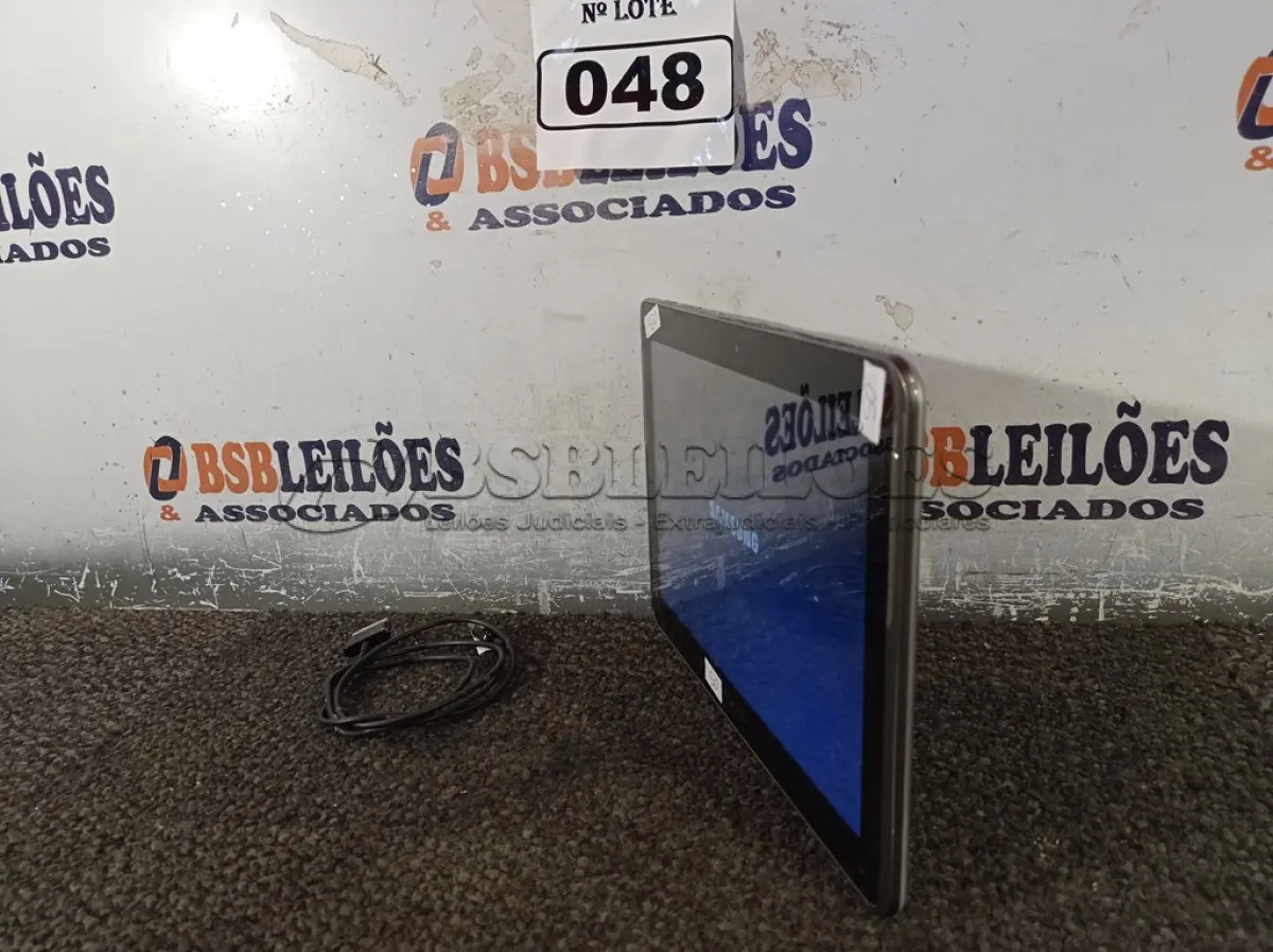 LOTE 048 - 01 TABLET SAMSUNG TAB2 TELA 10.1” COM CABO. (NO ESTADO) ATENÇÃO! FAZER A VISITAÇÃO ANTES DE ARREMATAR, NÃO SABEMOS SE FUNCIONA. LEILÃO NÃO TEM GARANTIA E NEM DEVOLUÇÃO, SUJEITO A POSSÍVEIS AVARIAS VISÍVEIS/OCULTAS E/OU AUSÊNCIA DE COMPONENTES.