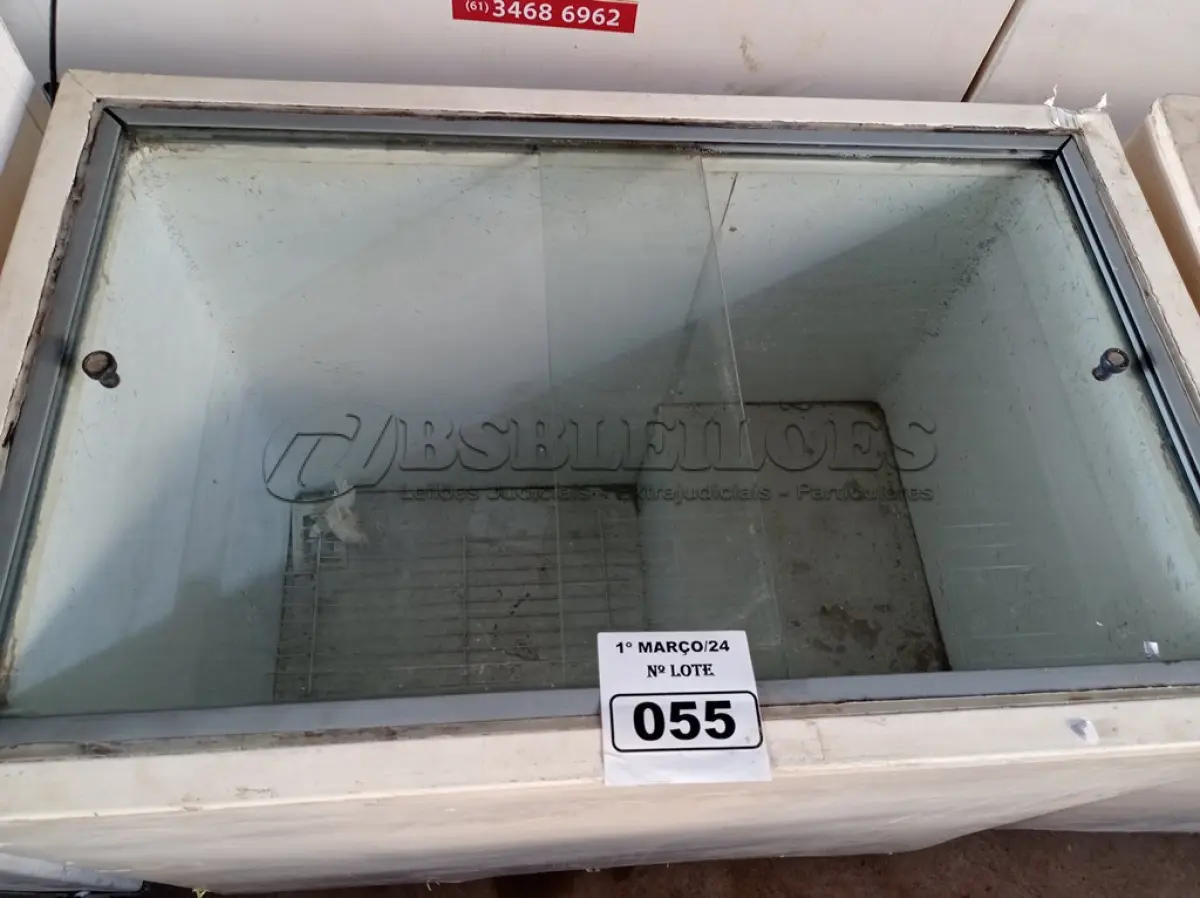 LOTE 055 - 01 FREEZER HORIZONTAL COM 02 TAMPAS DE CORRER 220V. (NO ESTADO) ATENÇÃO! FAZER A VISITAÇÃO ANTES DE ARREMATAR, NÃO SABEMOS SE FUNCIONA. LEILÃO NÃO TEM GARANTIA E NEM DEVOLUÇÃO, SUJEITO A POSSÍVEIS AVARIAS VISÍVEIS/OCULTAS E/OU AUSÊNCIA DE COMPONENTES.