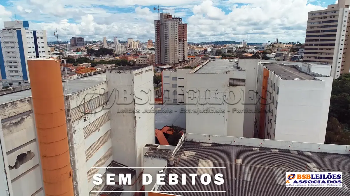 LOTE 001 - 01 LOTE COM ÁREA DO TOTAL: 24.174.00 m², 06 BLOCOS DE 2, 4, 6 E 7 ANDARES. COM ÁREA CONSTRUIDA DE 21.186,00 m², AO LADO DO ASSAÍ ATACADISTA, MATRÍCULA: 44.794. LOCALIZADO NA AVENIDA UNIVERSITÁRIA Nº683.  (NO ESTADO) (AGENDAR VISTORIA 61-98153-0503 WHATSAPP)