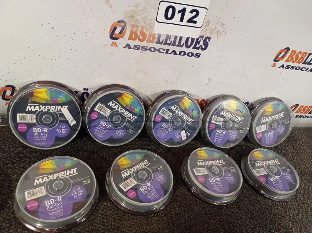 LOTE 012 - 01 LOTE COM APROXIMADAMENTE 100 MÍDIAS DE BLUE RAY MAX PRINT. (NO ESTADO) ATENÇÃO! FAZER A VISITAÇÃO ANTES DE ARREMATAR, NÃO SABEMOS SE FUNCIONA. LEILÃO NÃO TEM GARANTIA E NEM DEVOLUÇÃO, SUJEITO A POSSÍVEIS AVARIAS VISÍVEIS/OCULTAS E/OU AUSÊNCIA DE COMPONENTES.