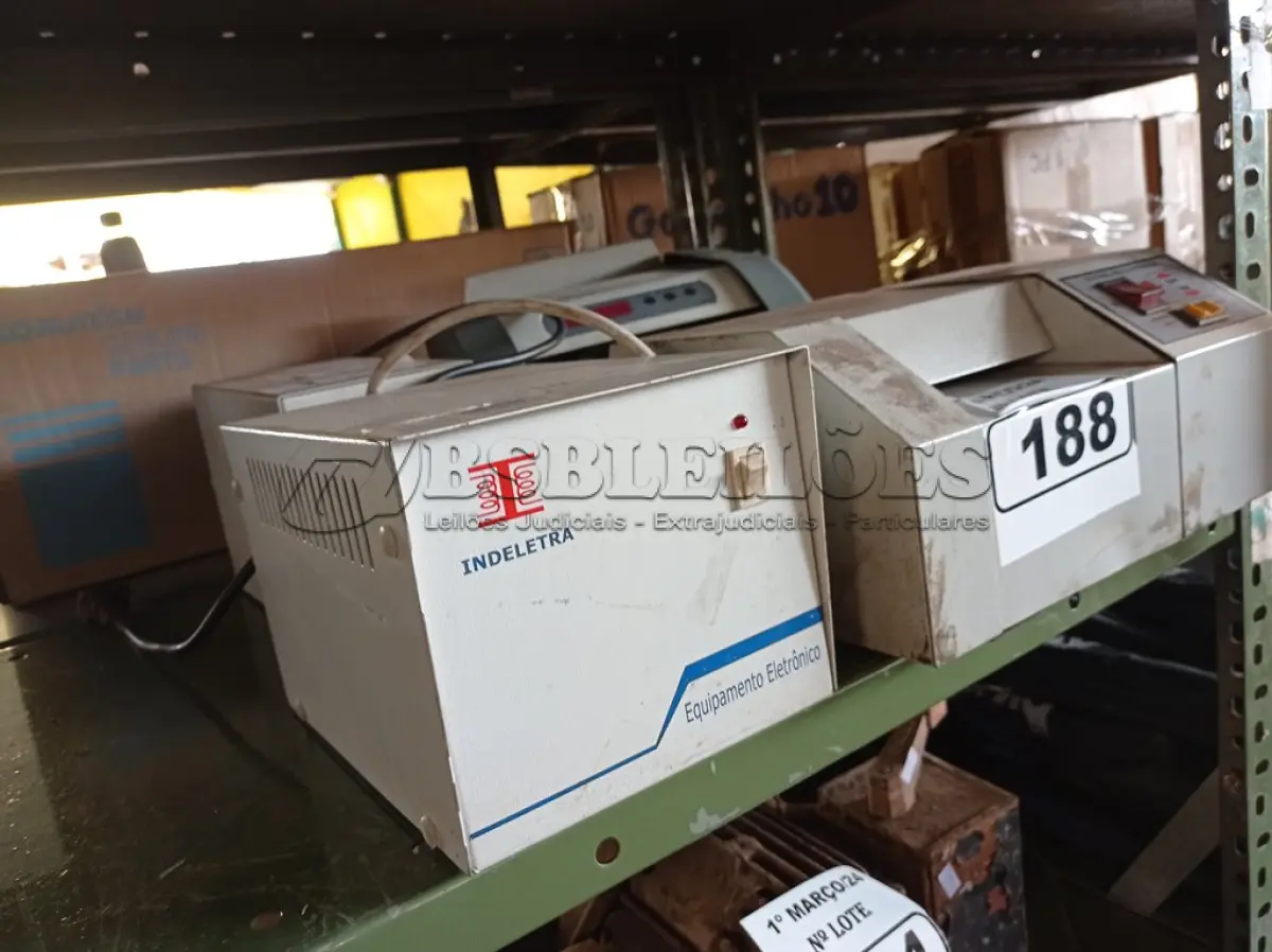 LOTE 188 - 02 ESTABILIZADORES, 01 CONTADORA DE CÉDULAS E 01 PLASTIFICADORA DE DOCUMENTOS. (NO ESTADO) ATENÇÃO! FAZER A VISITAÇÃO ANTES DE ARREMATAR, NÃO SABEMOS SE FUNCIONA. LEILÃO NÃO TEM GARANTIA E NEM DEVOLUÇÃO, SUJEITO A POSSÍVEIS AVARIAS VISÍVEIS/OCULTAS E/OU AUSÊNCIA DE COMPONENTES.