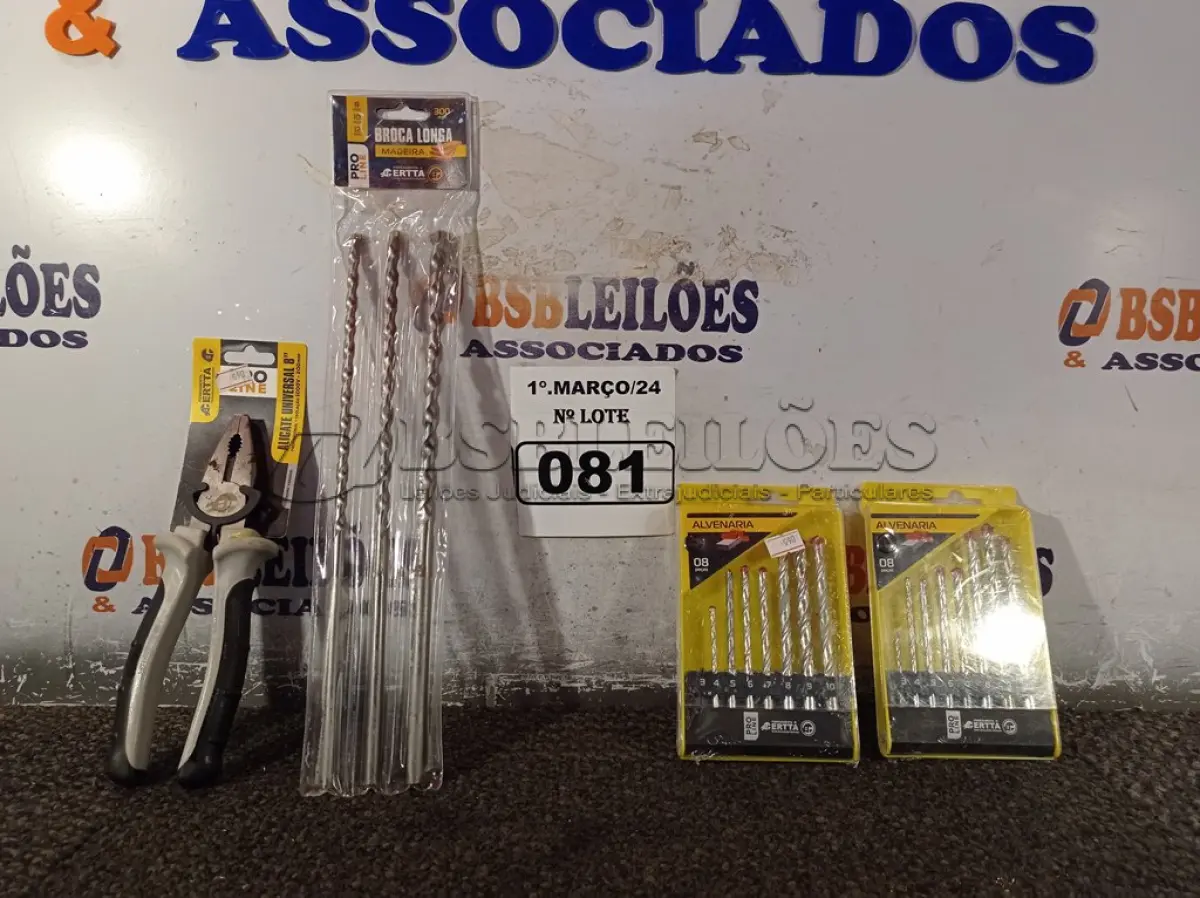 LOTE 081 - 03 KIT’S DE BROCAS E 01 ALICATE UNIVERSAL 8”. (NO ESTADO) ATENÇÃO! FAZER A VISITAÇÃO ANTES DE ARREMATAR, NÃO SABEMOS SE FUNCIONA. LEILÃO NÃO TEM GARANTIA E NEM DEVOLUÇÃO, SUJEITO A POSSÍVEIS AVARIAS VISÍVEIS/OCULTAS E/OU AUSÊNCIA DE COMPONENTES.