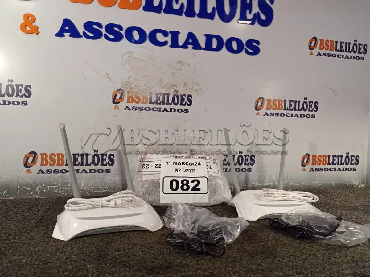 LOTE 082 - 02 ROTEADORES TPLINK TL-WR 849N. (NO ESTADO) ATENÇÃO! FAZER A VISITAÇÃO ANTES DE ARREMATAR, NÃO SABEMOS SE FUNCIONA. LEILÃO NÃO TEM GARANTIA E NEM DEVOLUÇÃO, SUJEITO A POSSÍVEIS AVARIAS VISÍVEIS/OCULTAS E/OU AUSÊNCIA DE COMPONENTES.