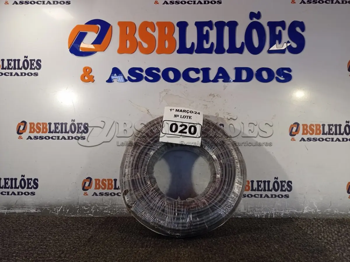 LOTE 020 - 01 ROLO DE CABO FLEXÍVEL 100M 1X10MM NA COR PRETA (NOVO). (NO ESTADO) ATENÇÃO! FAZER A VISITAÇÃO ANTES DE ARREMATAR, NÃO SABEMOS SE FUNCIONA. LEILÃO NÃO TEM GARANTIA E NEM DEVOLUÇÃO, SUJEITO A POSSÍVEIS AVARIAS VISÍVEIS/OCULTAS E/OU AUSÊNCIA DE COMPONENTES.