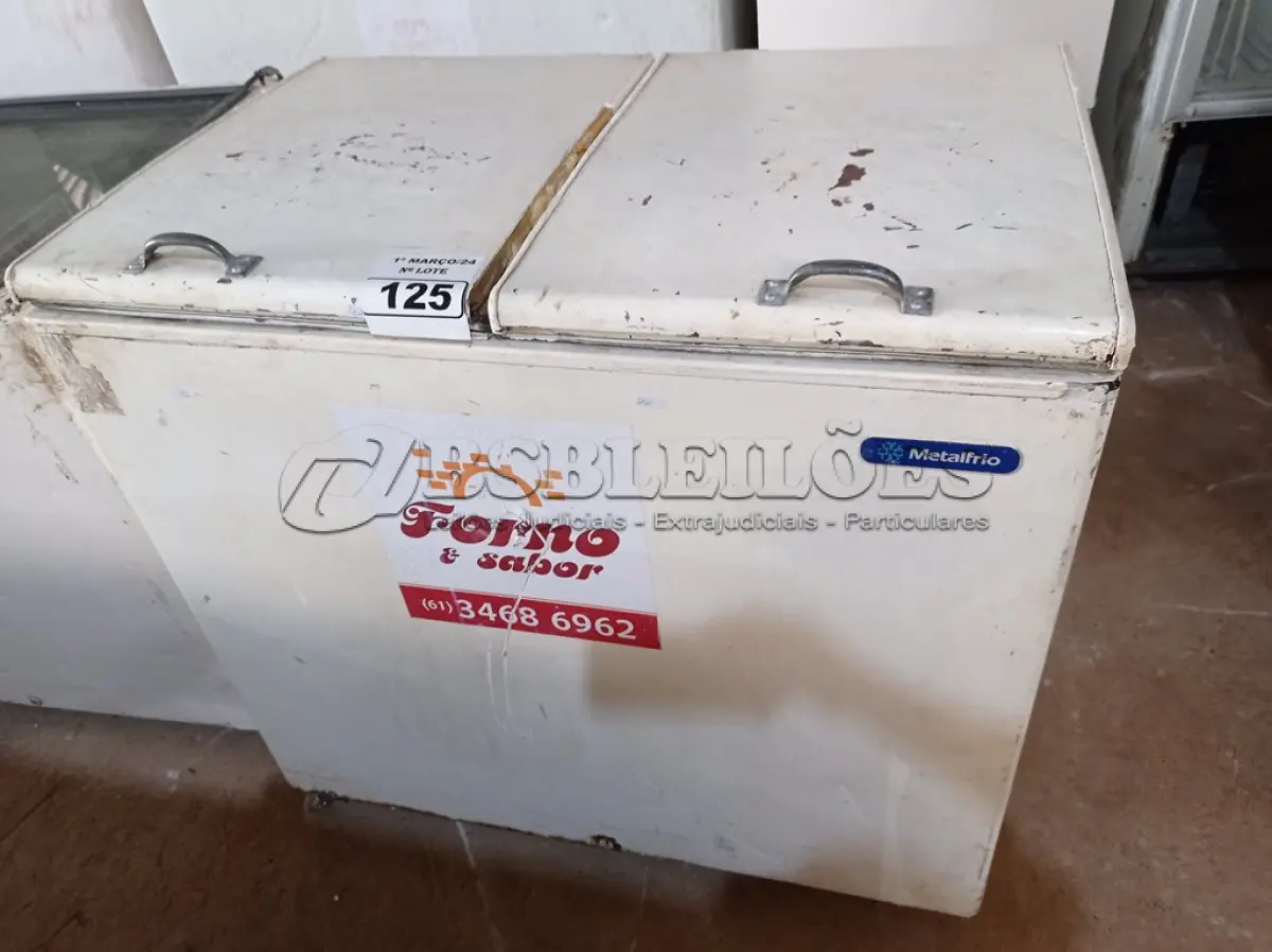 LOTE 125 - 01 FREEZER HORIZONTAL 02 TAMPAS 220V. (NO ESTADO) ATENÇÃO! FAZER A VISITAÇÃO ANTES DE ARREMATAR, NÃO SABEMOS SE FUNCIONA. LEILÃO NÃO TEM GARANTIA E NEM DEVOLUÇÃO, SUJEITO A POSSÍVEIS AVARIAS VISÍVEIS/OCULTAS E/OU AUSÊNCIA DE COMPONENTES.