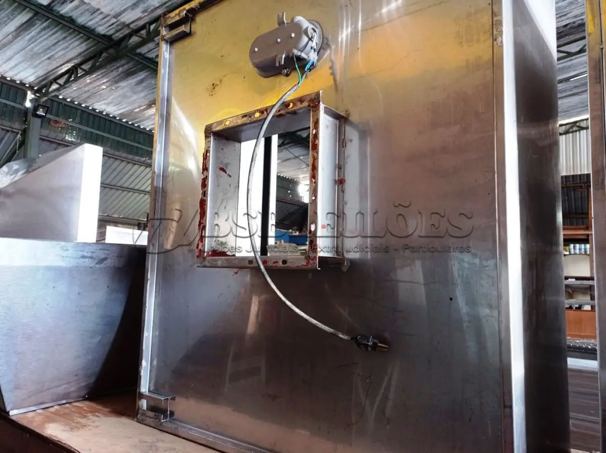 LOTE 162 - 01 COIFA EM AÇO INOX, MEDINDO 120CMX100CM. (NO ESTADO, NÃO SABEMOS SE FUNCIONA. LEILÃO NÃO TEM GARANTIA E NEM DEVOLUÇÃO).