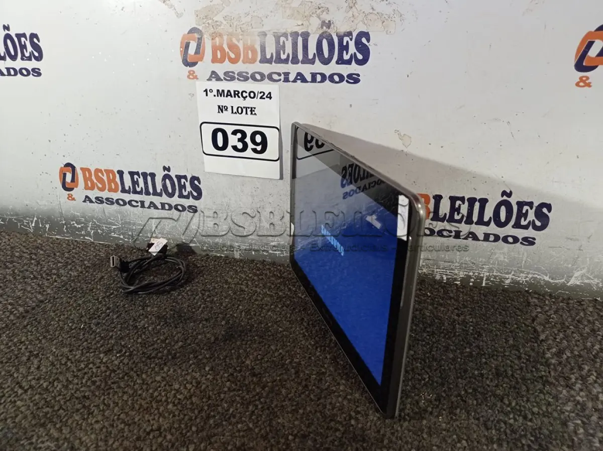 LOTE 039 - 01 TABLET SAMSUNG TAB2 TELA 10.1” COM CABO. (NO ESTADO) ATENÇÃO! FAZER A VISITAÇÃO ANTES DE ARREMATAR, NÃO SABEMOS SE FUNCIONA. LEILÃO NÃO TEM GARANTIA E NEM DEVOLUÇÃO, SUJEITO A POSSÍVEIS AVARIAS VISÍVEIS/OCULTAS E/OU AUSÊNCIA DE COMPONENTES.