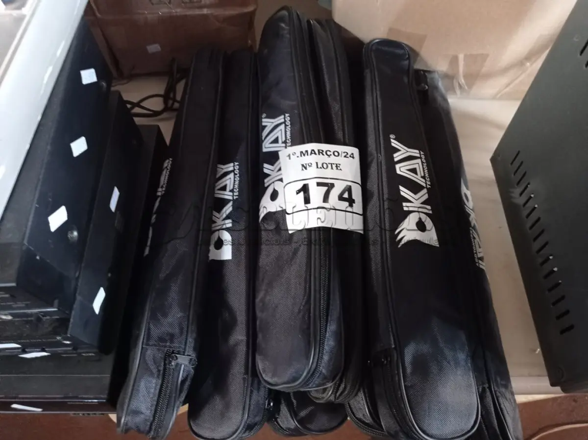 LOTE 174 - 10 DETECTORES DE METAL. (NO ESTADO) ATENÇÃO! FAZER A VISITAÇÃO ANTES DE ARREMATAR, NÃO SABEMOS SE FUNCIONA. LEILÃO NÃO TEM GARANTIA E NEM DEVOLUÇÃO, SUJEITO A POSSÍVEIS AVARIAS VISÍVEIS/OCULTAS E/OU AUSÊNCIA DE COMPONENTES.