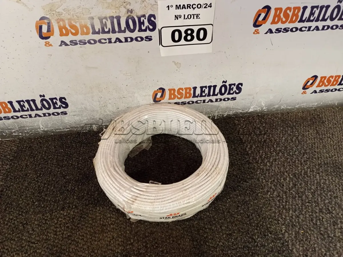 LOTE 080 - 01 ROLO DE CABO FLEXÍVEL 100M 1X4MM NA COR BRANCA (NOVO). (NO ESTADO) ATENÇÃO! FAZER A VISITAÇÃO ANTES DE ARREMATAR, NÃO SABEMOS SE FUNCIONA. LEILÃO NÃO TEM GARANTIA E NEM DEVOLUÇÃO, SUJEITO A POSSÍVEIS AVARIAS VISÍVEIS/OCULTAS E/OU AUSÊNCIA DE COMPONENTES.