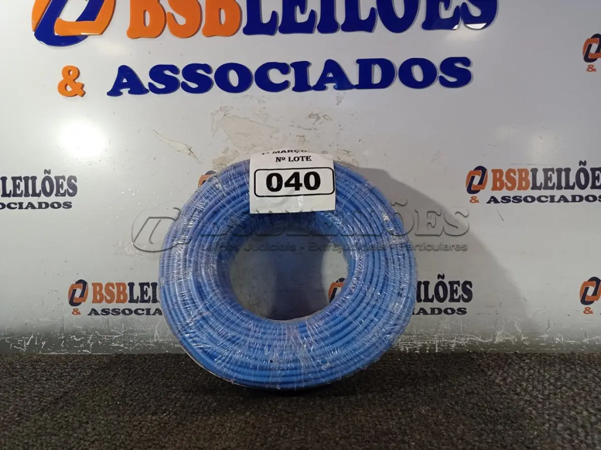LOTE 040 - 01 ROLO DE CABO FLEXÍVEL 100M 1X10MM NA COR AZUL (NOVO). (NO ESTADO) ATENÇÃO! FAZER A VISITAÇÃO ANTES DE ARREMATAR, NÃO SABEMOS SE FUNCIONA. LEILÃO NÃO TEM GARANTIA E NEM DEVOLUÇÃO, SUJEITO A POSSÍVEIS AVARIAS VISÍVEIS/OCULTAS E/OU AUSÊNCIA DE COMPONENTES.
