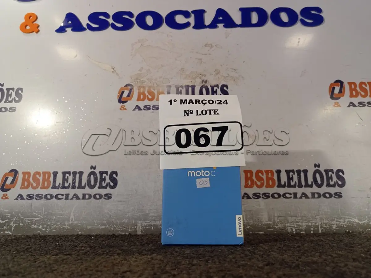 LOTE 067 - 01 CELULAR MOTO “C” 8BG. (NO ESTADO) ATENÇÃO! FAZER A VISITAÇÃO ANTES DE ARREMATAR, NÃO SABEMOS SE FUNCIONA. LEILÃO NÃO TEM GARANTIA E NEM DEVOLUÇÃO, SUJEITO A POSSÍVEIS AVARIAS VISÍVEIS/OCULTAS E/OU AUSÊNCIA DE COMPONENTES.