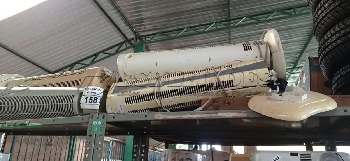 LOTE 158 - 01 LOTE COM VÁRIOS VENTILADORES DE COLUNA MARCAS E MODELOS DIVERSOS. (NO ESTADO) ATENÇÃO! FAZER A VISITAÇÃO ANTES DE ARREMATAR, NÃO SABEMOS SE FUNCIONA. LEILÃO NÃO TEM GARANTIA E NEM DEVOLUÇÃO, SUJEITO A POSSÍVEIS AVARIAS VISÍVEIS/OCULTAS E/OU AUSÊNCIA DE COMPONENTES.