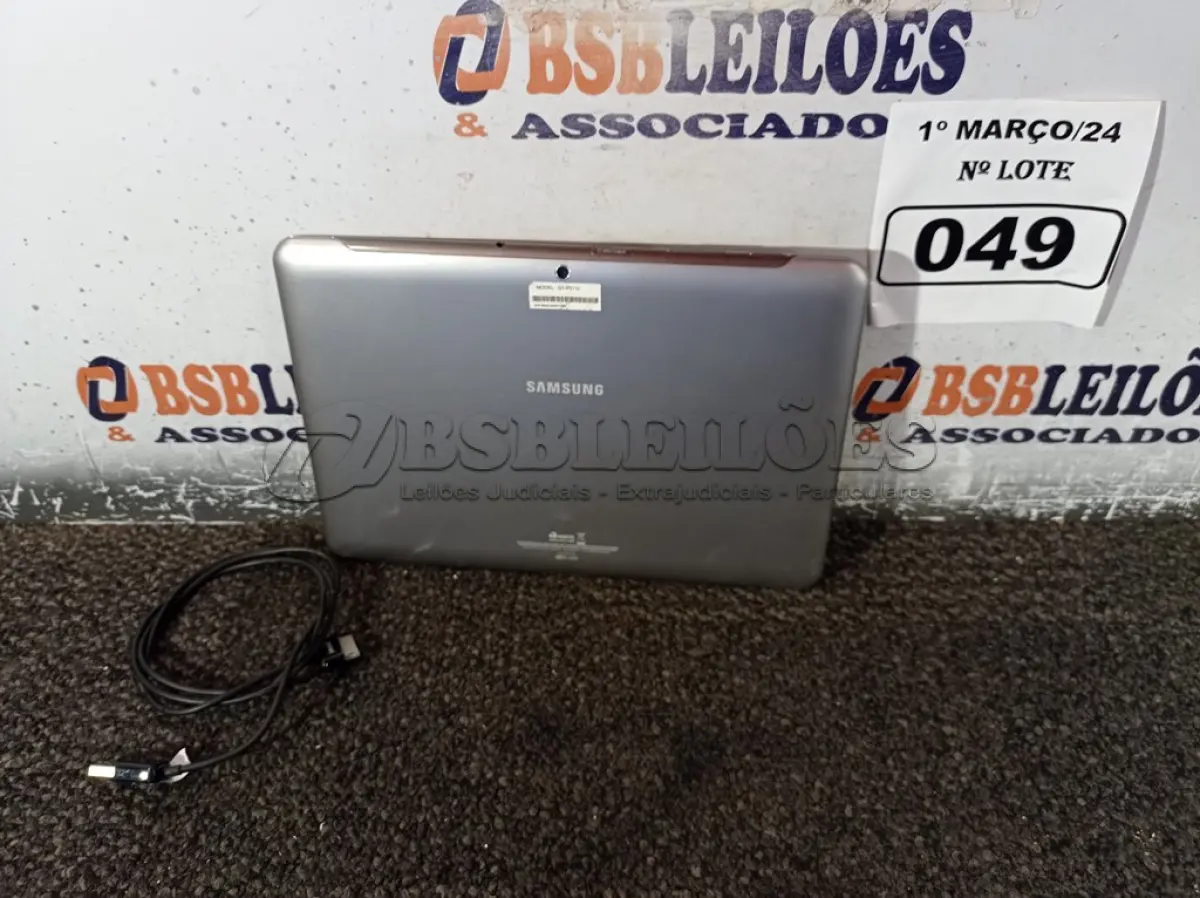 LOTE 049 - 01 TABLET SAMSUNG TAB2 TELA 10.1” COM CABO. (NO ESTADO) ATENÇÃO! FAZER A VISITAÇÃO ANTES DE ARREMATAR, NÃO SABEMOS SE FUNCIONA. LEILÃO NÃO TEM GARANTIA E NEM DEVOLUÇÃO, SUJEITO A POSSÍVEIS AVARIAS VISÍVEIS/OCULTAS E/OU AUSÊNCIA DE COMPONENTES.