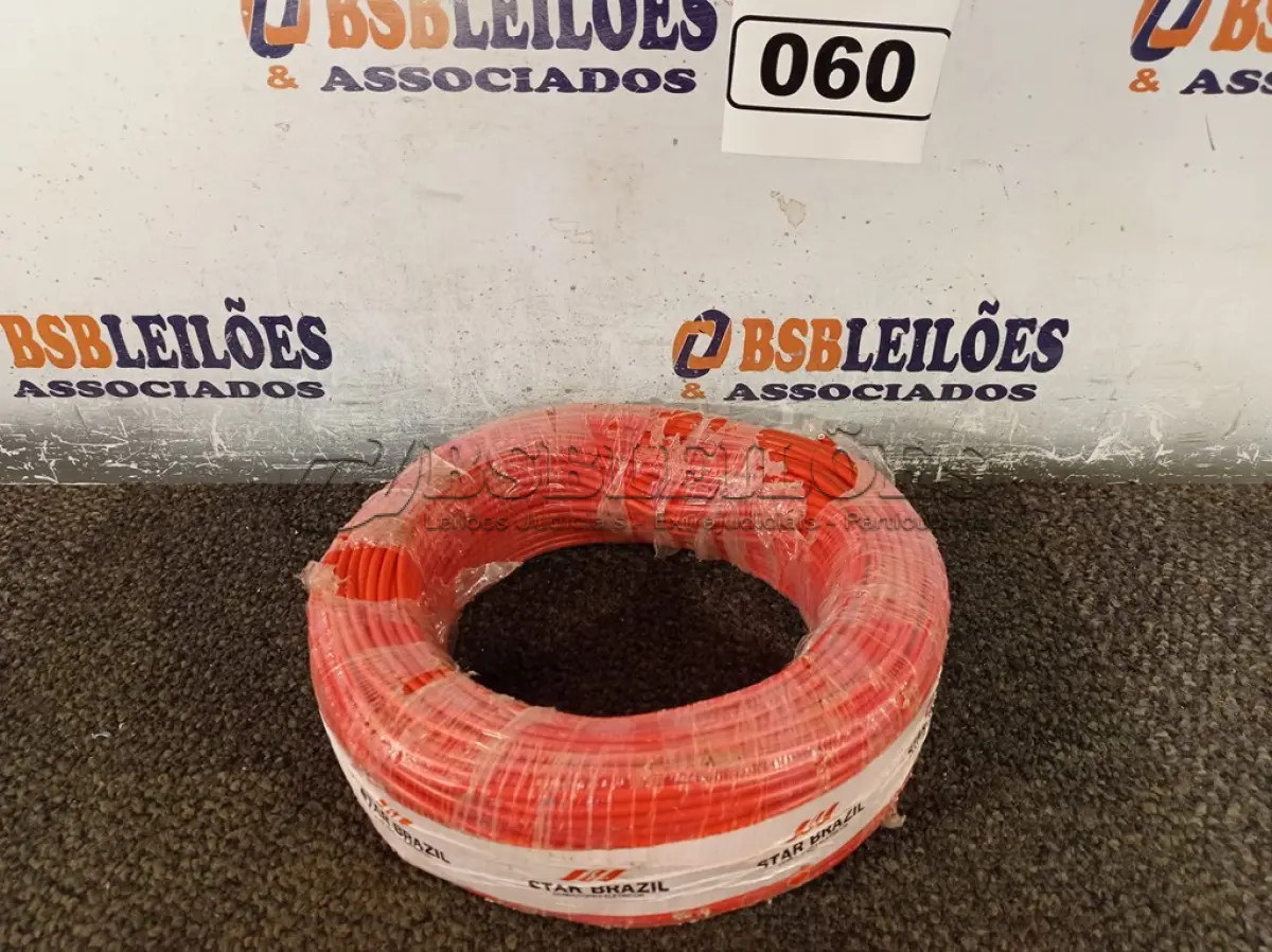 LOTE 060 - 01 ROLO DE CABO FLEXÍVEL 100M 1X4MM NA COR VERMELHA (NOVO). (NO ESTADO) ATENÇÃO! FAZER A VISITAÇÃO ANTES DE ARREMATAR, NÃO SABEMOS SE FUNCIONA. LEILÃO NÃO TEM GARANTIA E NEM DEVOLUÇÃO, SUJEITO A POSSÍVEIS AVARIAS VISÍVEIS/OCULTAS E/OU AUSÊNCIA DE COMPONENTES.