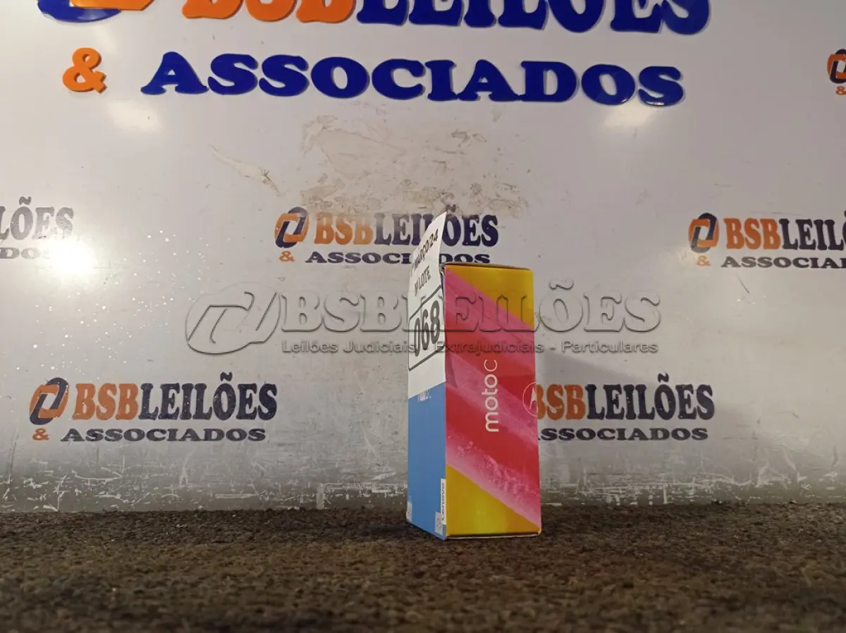 LOTE 068 - 01 CELULAR MOTO “C” 8BG. (NO ESTADO) ATENÇÃO! FAZER A VISITAÇÃO ANTES DE ARREMATAR, NÃO SABEMOS SE FUNCIONA. LEILÃO NÃO TEM GARANTIA E NEM DEVOLUÇÃO, SUJEITO A POSSÍVEIS AVARIAS VISÍVEIS/OCULTAS E/OU AUSÊNCIA DE COMPONENTES.