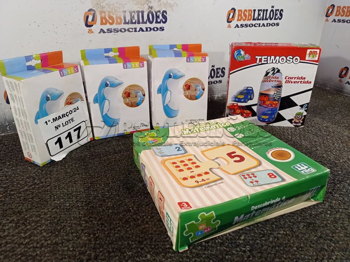 LOTE 117 - 04 BONECOS JOÃO TEIMOSO E 01 JOGO DESCOBRINDO A MATEMÁTICA. (NO ESTADO) ATENÇÃO! FAZER A VISITAÇÃO ANTES DE ARREMATAR, NÃO SABEMOS SE FUNCIONA. LEILÃO NÃO TEM GARANTIA E NEM DEVOLUÇÃO, SUJEITO A POSSÍVEIS AVARIAS VISÍVEIS/OCULTAS E/OU AUSÊNCIA DE COMPONENTES.