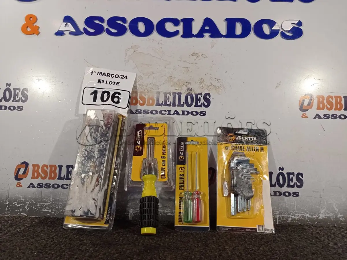 LOTE 106 - 01 KIT DE CHAVE INTERCAMBIÁVEL MULTIFUNCIONAL, 01 KIT DE CHAVES ALLEN, 01 CHAVE COM 06 POSTAS INTERCAMBIÁVEIS E 01 JOGO DE CHAVES FENDA/PHILIPS 02 PEÇAS. (NO ESTADO) ATENÇÃO! FAZER A VISITAÇÃO ANTES DE ARREMATAR, NÃO SABEMOS SE FUNCIONA. LEILÃO NÃO TEM GARANTIA E NEM DEVOLUÇÃO, SUJEITO A POSSÍVEIS AVARIAS VISÍVEIS/OCULTAS E/OU AUSÊNCIA DE COMPONENTES.